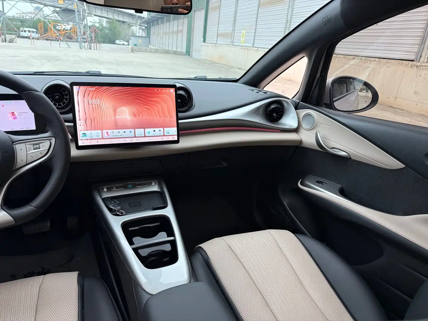 BYD Dolphin 2025 Smart Drive Edition 410km Fashion Version фото 9