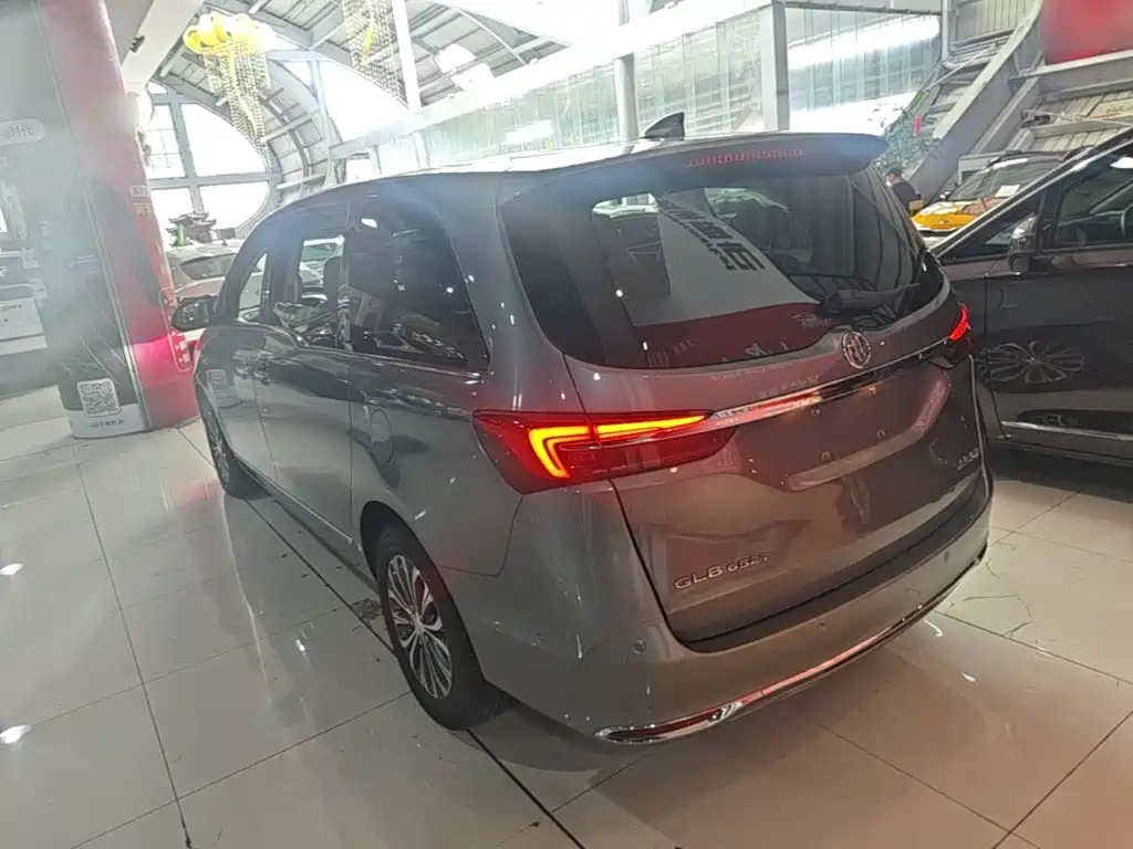 Фото 5 - Buick GL8