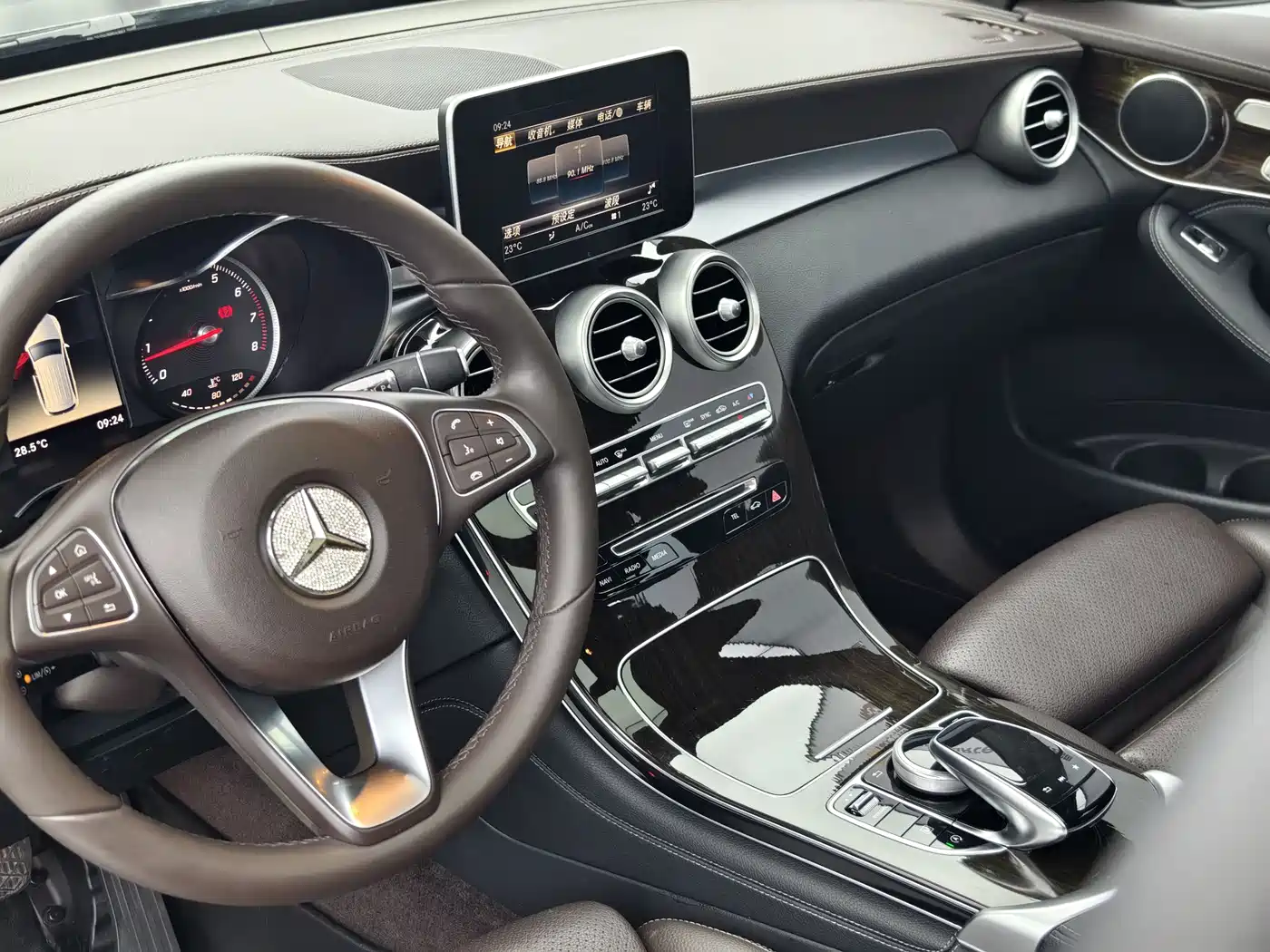 Mercedes-Benz GLC 2018 Facelift GLC 260 4MATIC Luxury фото 7