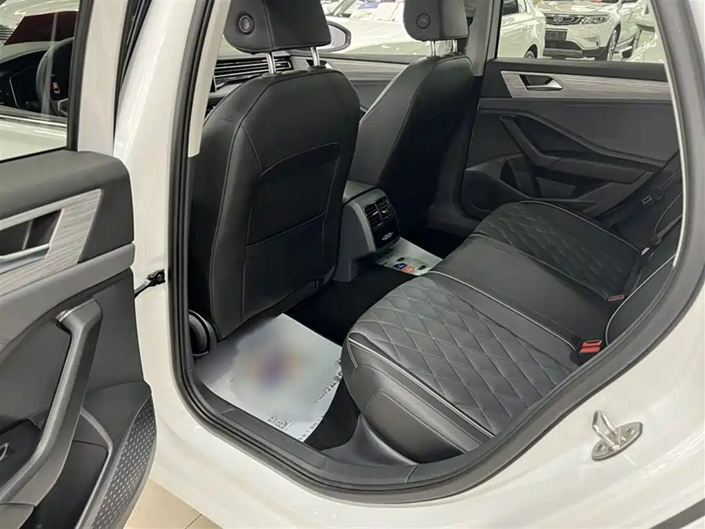 Volkswagen Sagitar 2024 300TSI DSG Surpass Edition фото 18