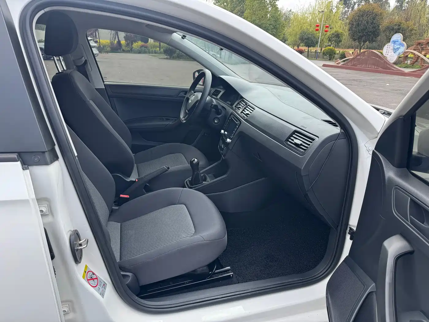 Volkswagen Santana 2016 1.4L Manual Trend Edition фото 10