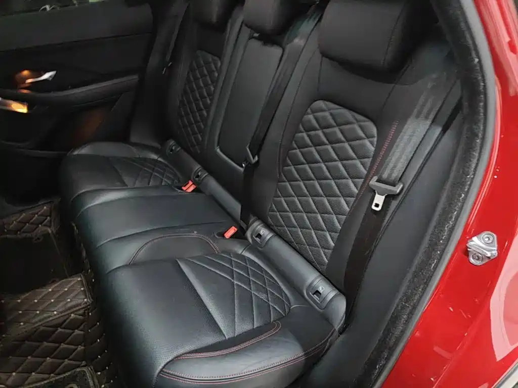 Photo 17 - Jaguar E-PACE