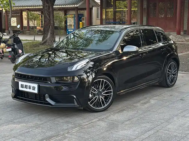 LYNK & CO. 02 HATCHBACK