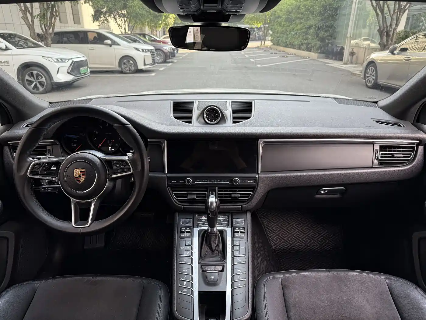 Porsche Macan 2018 Macan 2.0T фото 9