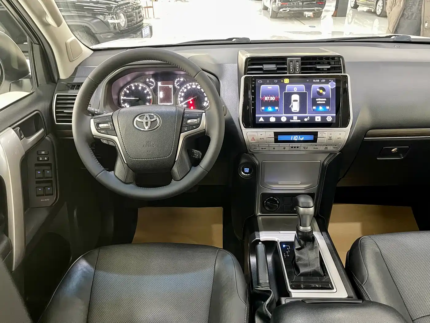 Toyota Prado 2018 3.5L Automatic TX-L Rear-mounted Spare Tire фото 10