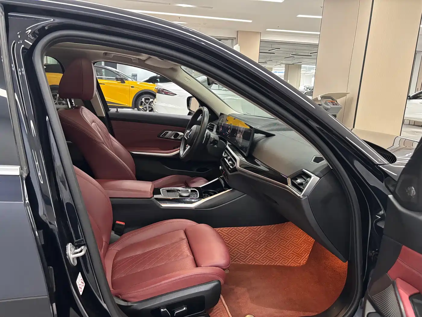 BMW 3 Series 2024 320i M Sport Package фото 14