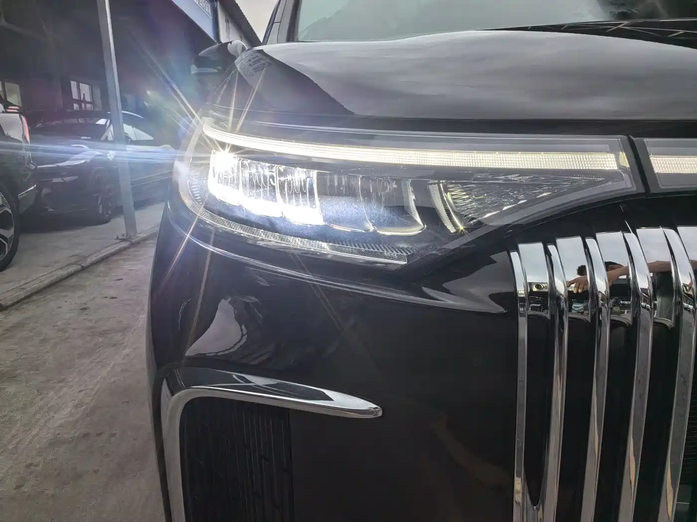 Voyah Auto Voyah Dreamer 2025 PHEV AWD Flagship Kunpeng Edition фото 4
