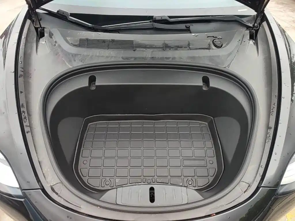 Фото 20 - Tesla Model 3