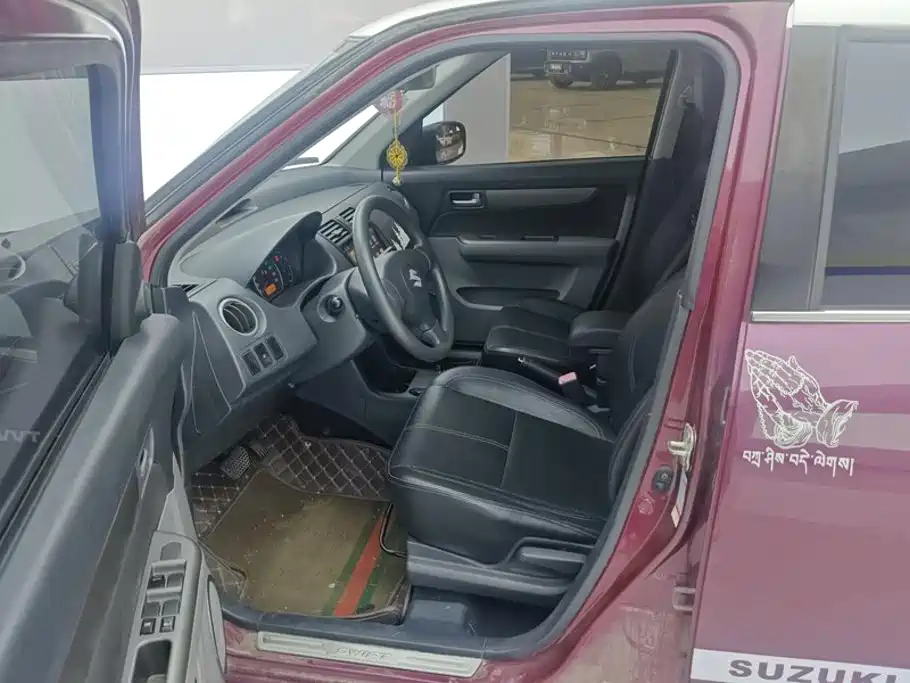 Фото 9 - Suzuki Swift
