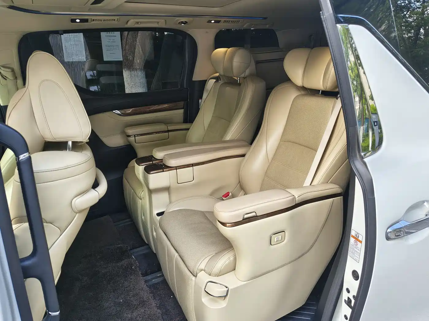 Toyota Alphard 2018 3.5L Premium фото 7