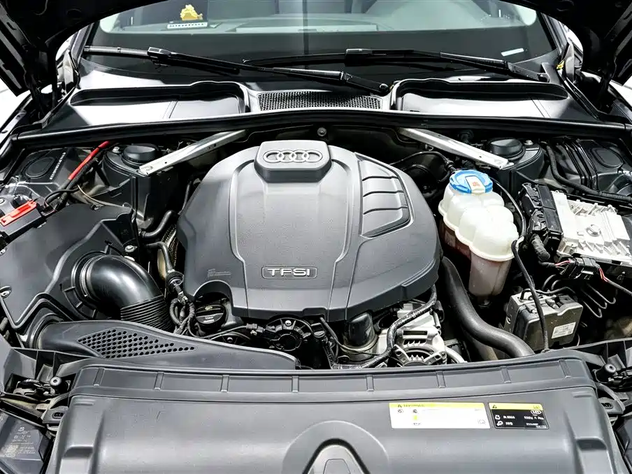 Фото 23 - Audi A4 (Import)