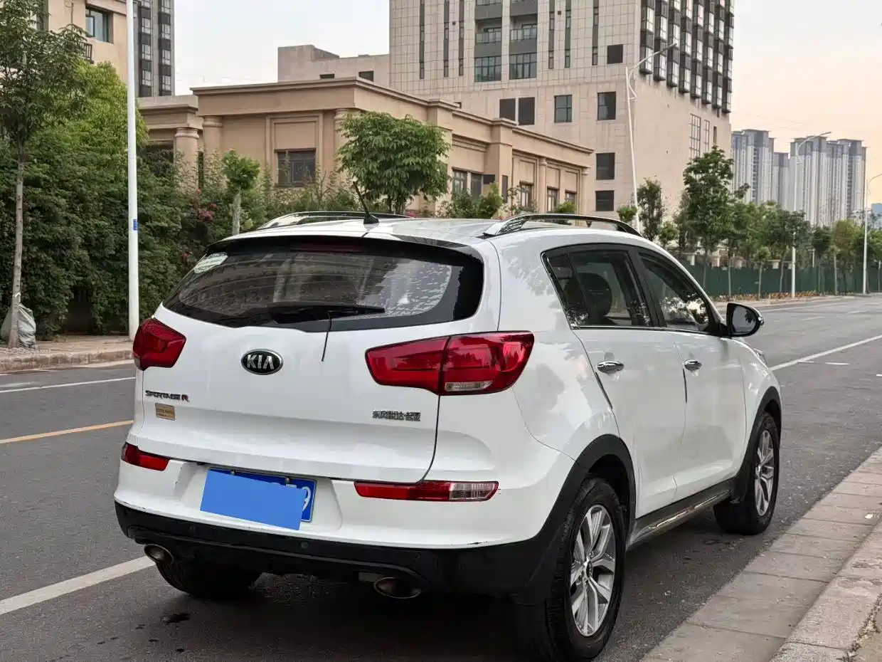 Kia Sportage 2016 2.0L Automatic 2WD GLS фото 9