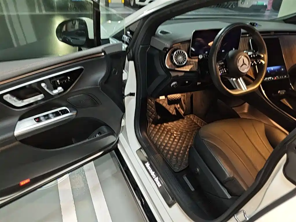 Mercedes-Benz EQE 2022 350 Pioneer Edition фото 16