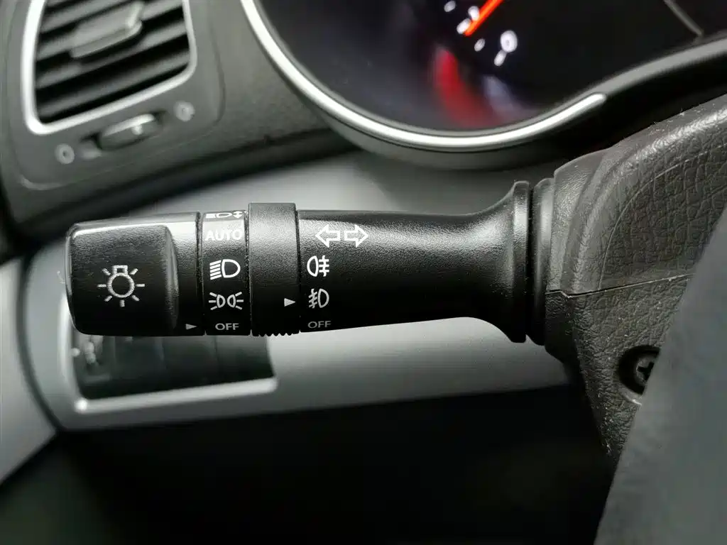 Kia Sorento 2013 2.2T 5-seat Diesel Comfort Edition фото 21
