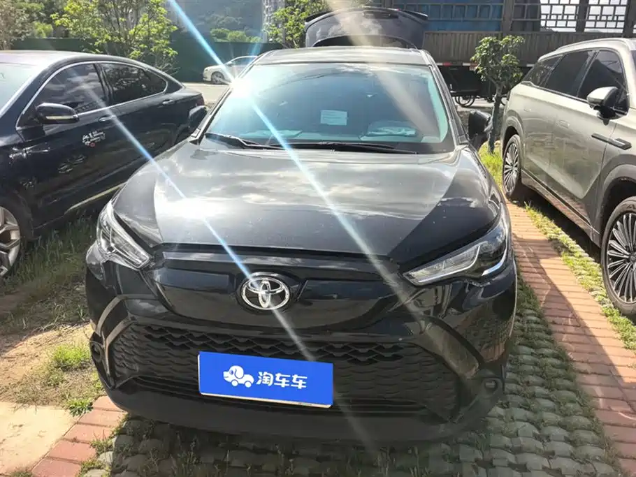 Toyota Frontlander 2023 2.0L CVT Elite Edition фото 2