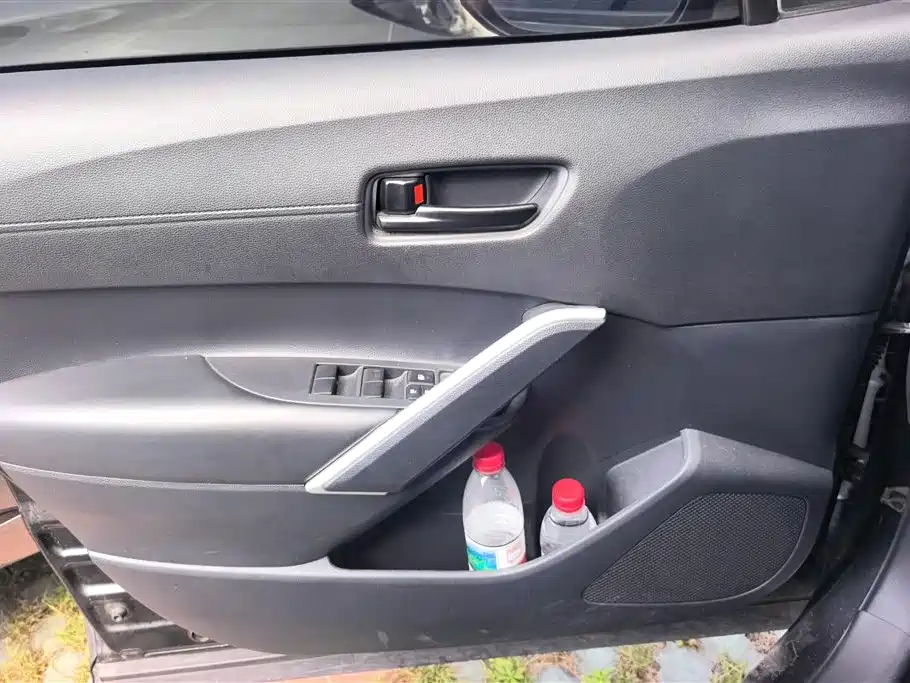 Toyota Frontlander 2023 2.0L CVT Elite Edition фото 7