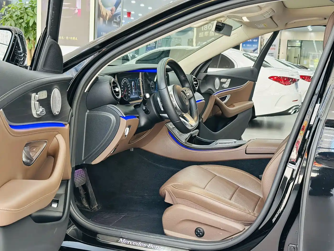 Mercedes-Benz E-Class 2020 E 300 L Sport Luxury Model фото 5