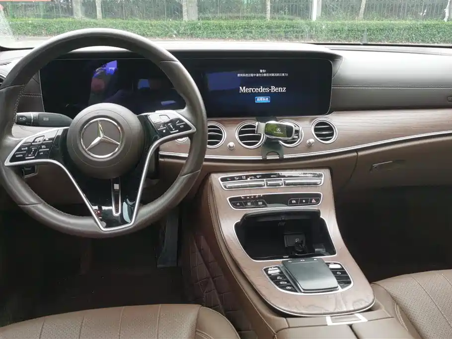 Mercedes-Benz E-Class 2023 E 300 L Fashion фото 12