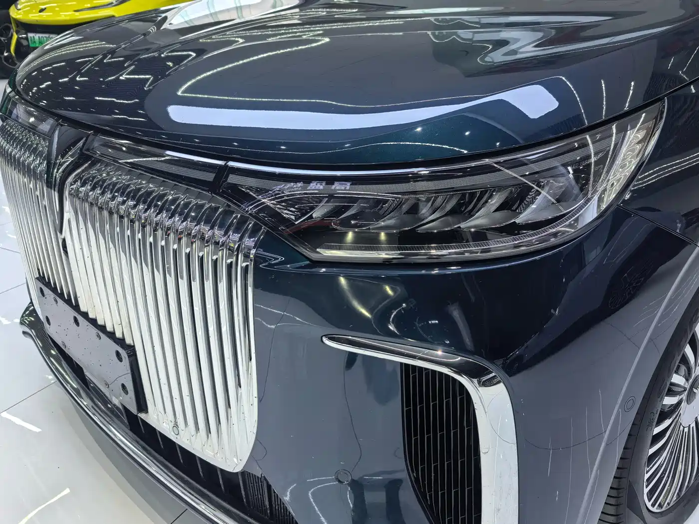 Voyah Auto Voyah Dreamer 2025 PHEV AWD Flagship Kunpeng Edition фото 4