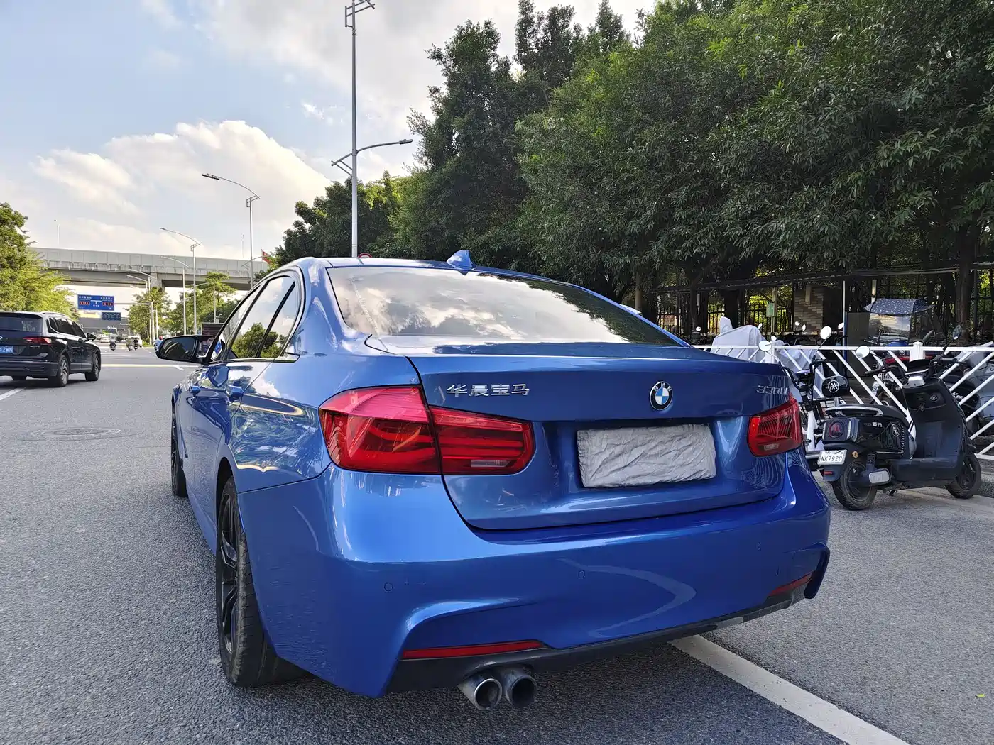 BMW 3 Series 2017 330Li M Sport фото 2