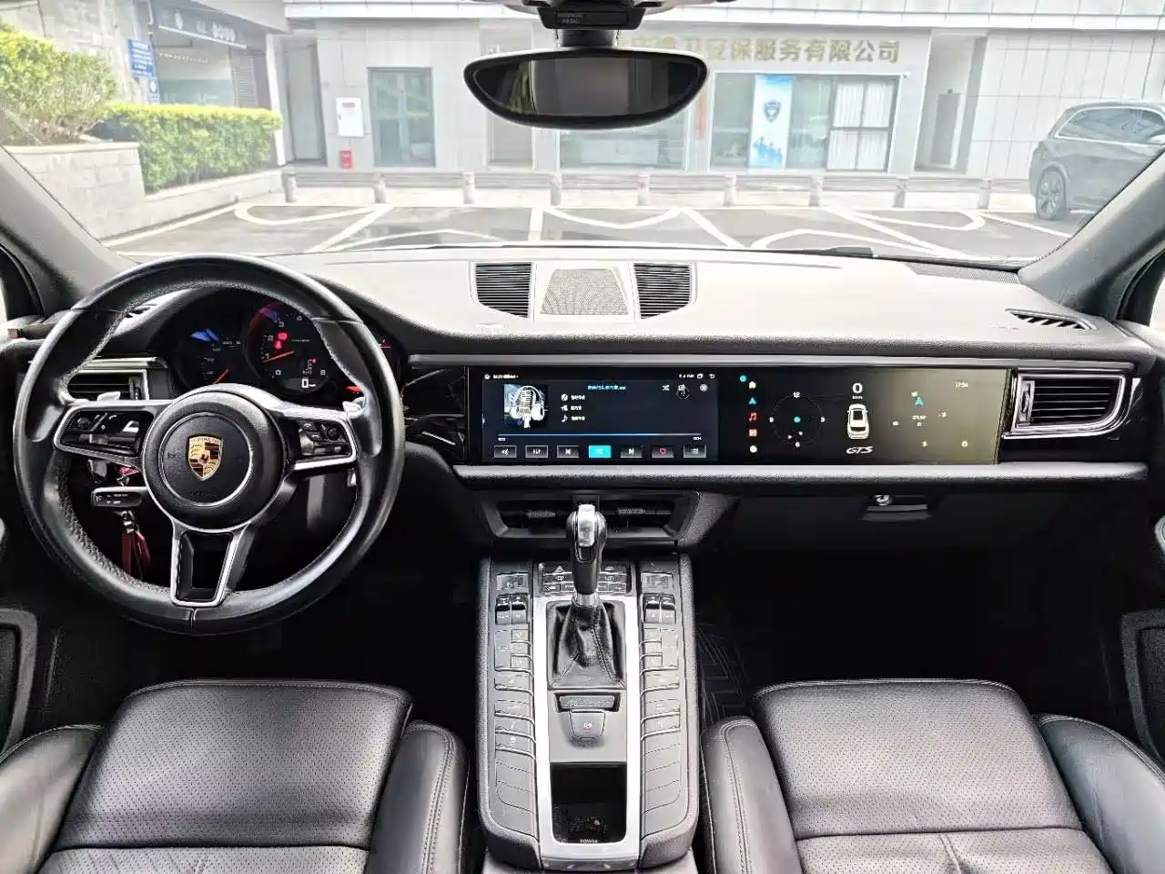 Porsche Macan 2016 Macan 2.0T фото 17