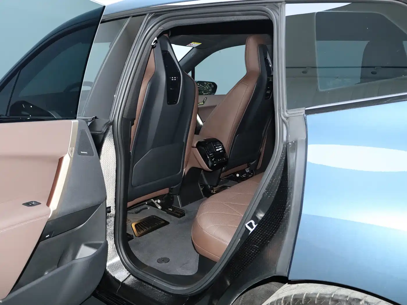 BMW iX 2022 xDrive40 фото 15