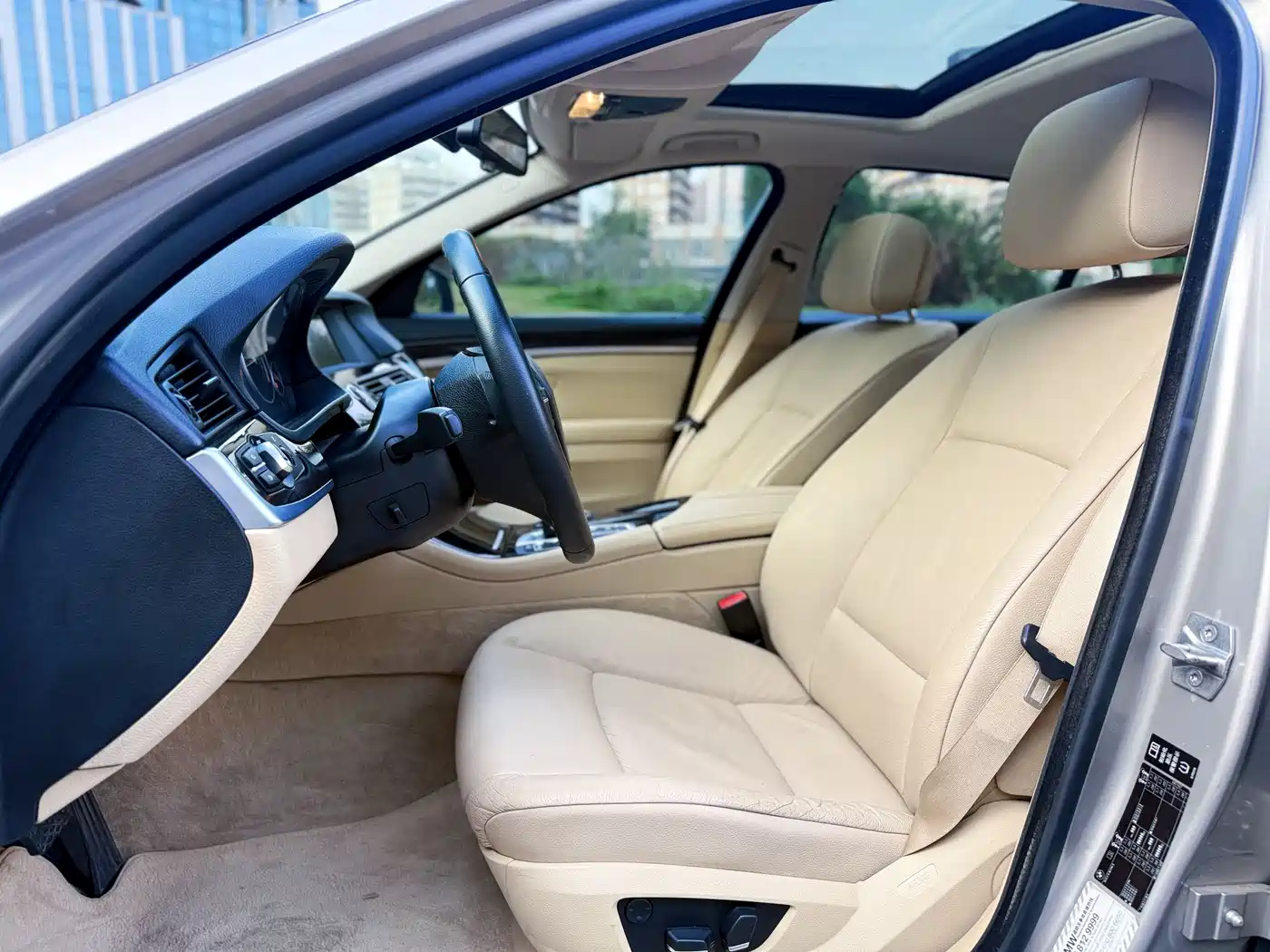 BMW 5 Series 2013 525Li Leadership фото 12