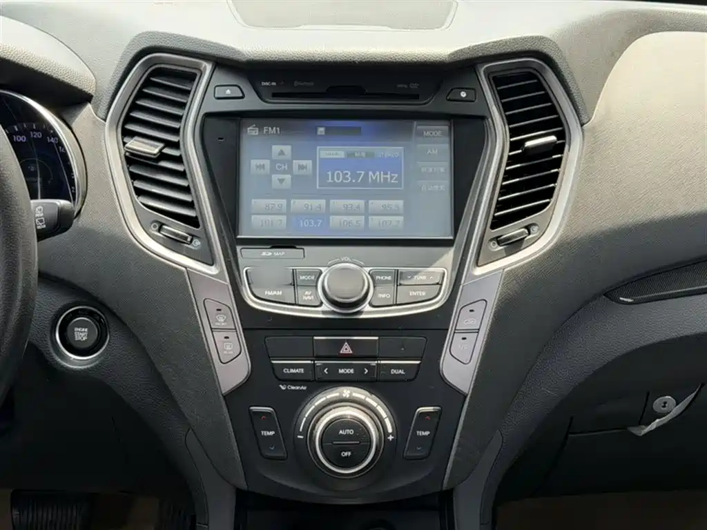 Hyundai Santa Fe 2015 2.0T Automatic 2WD Smart 5-Seater фото 6