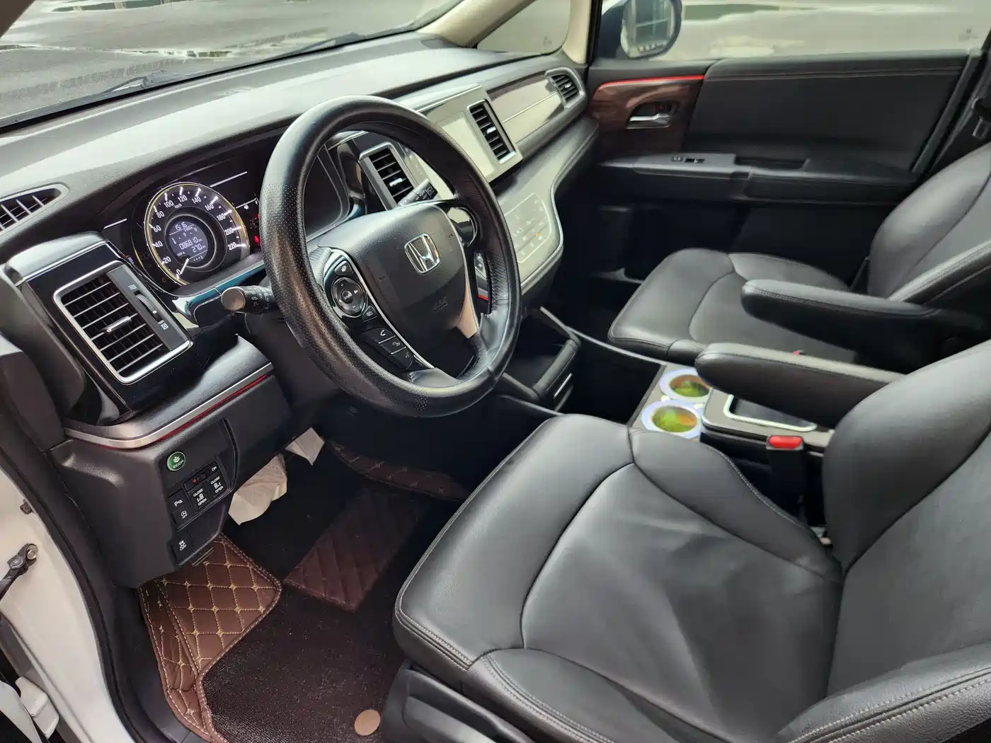 Photo 13 - Honda Elysion