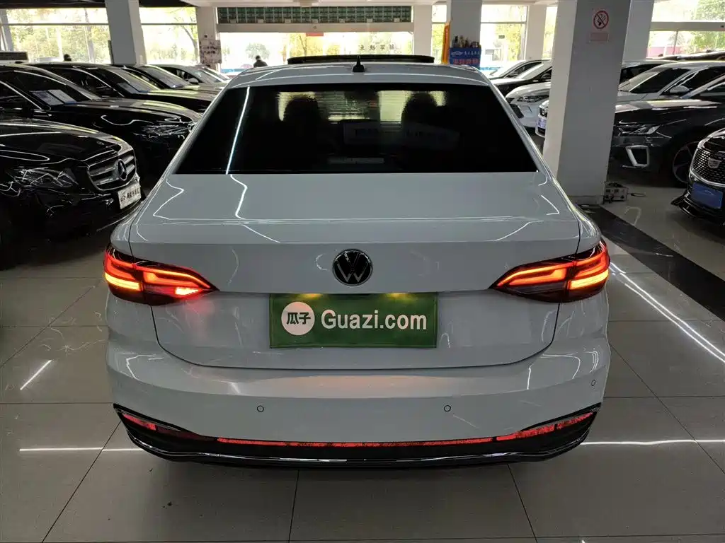 Volkswagen Lavida 2023 1.5L Auto Luxury Edition фото 6