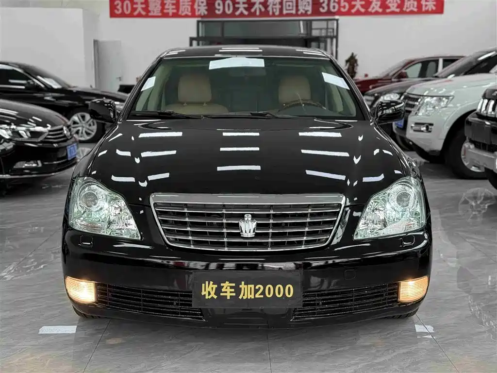 Toyota Crown 2005 Model 3.0L Royal Saloon