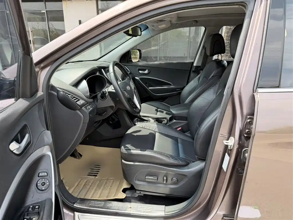 Hyundai Santa Fe 2015 2.0T Automatic 2WD Smart 5-Seater фото 8