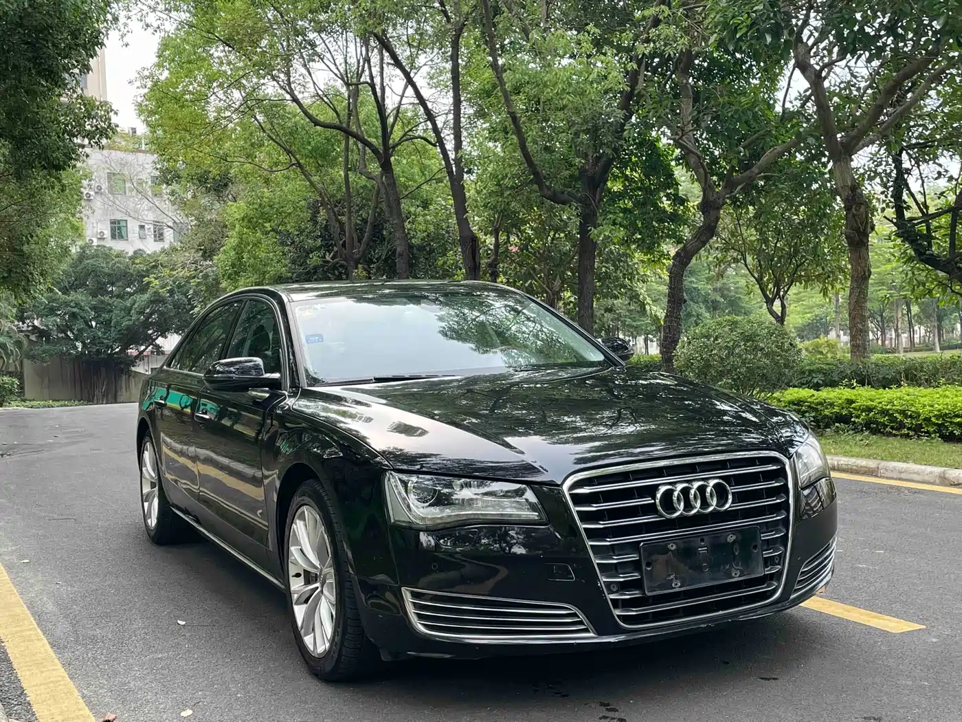 Audi A8 2013 A8L 30 FSI Comfort фото 2