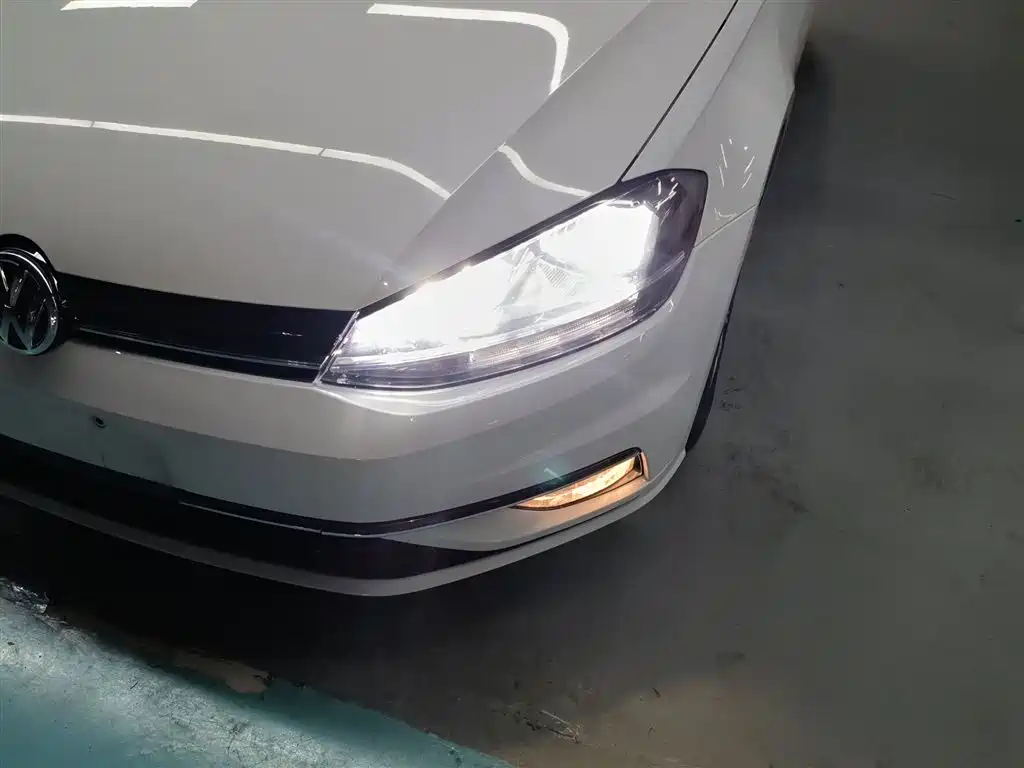 Volkswagen Golf 2018 230TSI Automatic Comfort фото 24