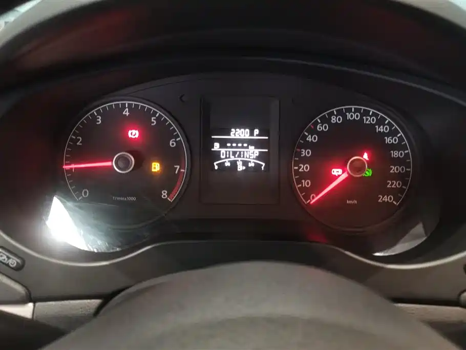 Volkswagen Sagitar 2014 Facelift 1.6L Automatic Comfort фото 14