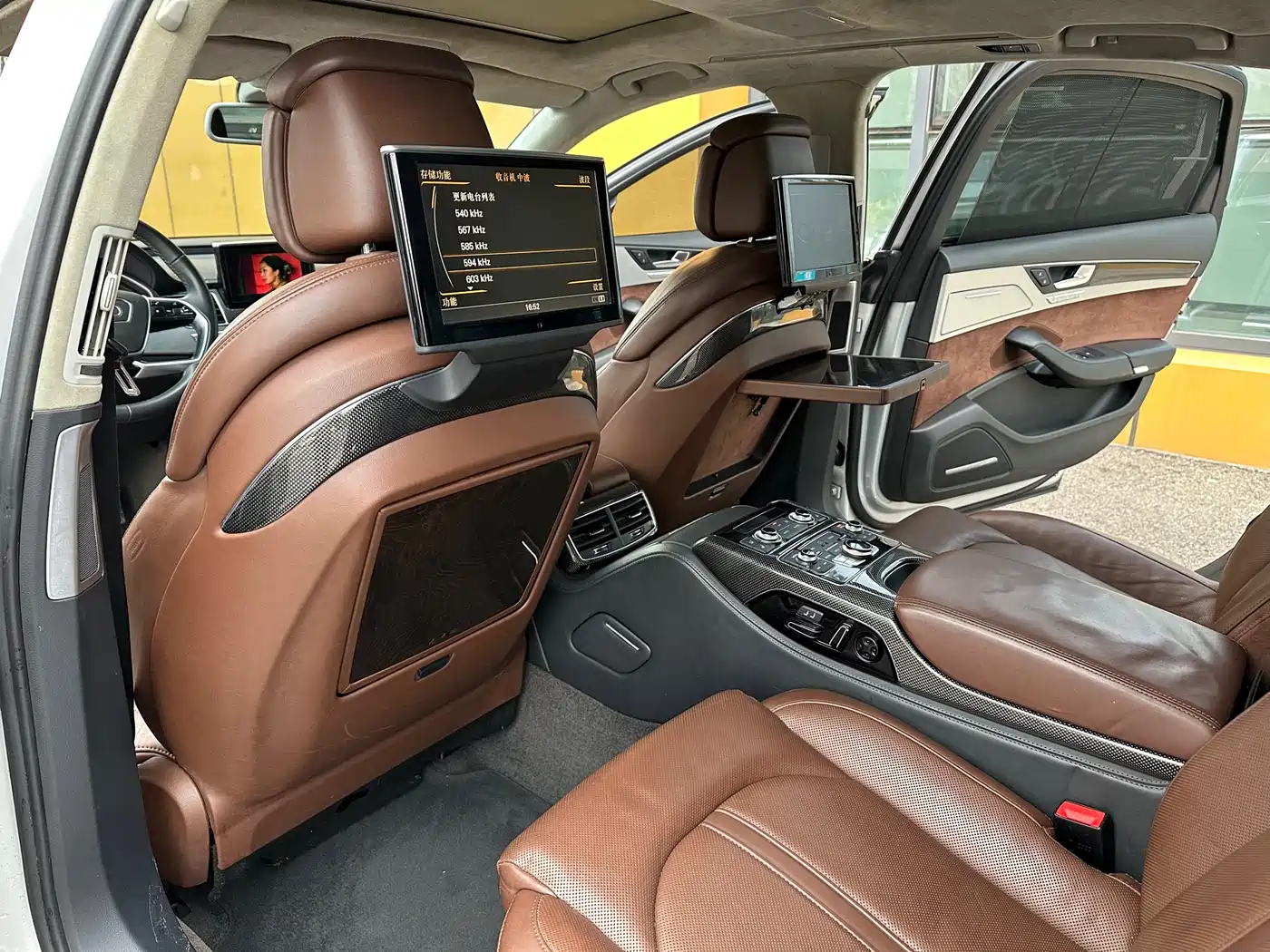 Audi A8 2011 A8L 3.0 TFSI quattro Luxury (213kW) фото 7