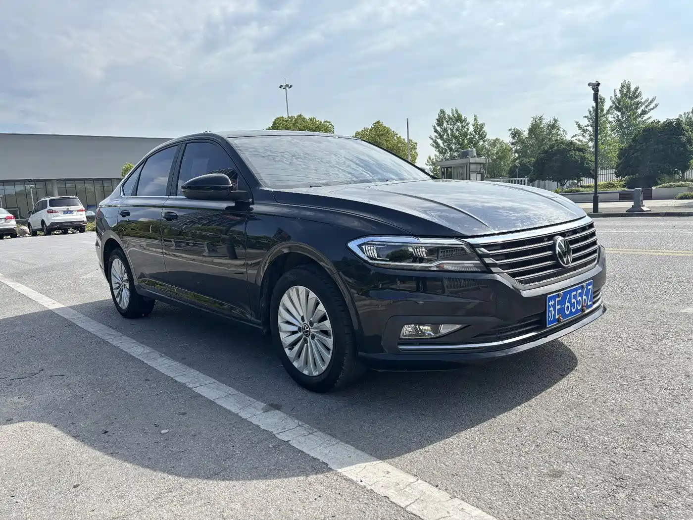 Volkswagen Lavida 2022 1.5L Auto Comfort Edition фото 3