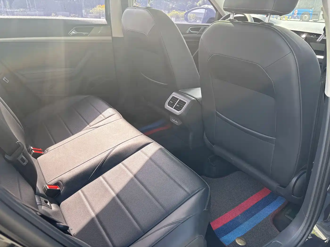 Volkswagen Lavida 2022 1.5L Auto Comfort Edition фото 16