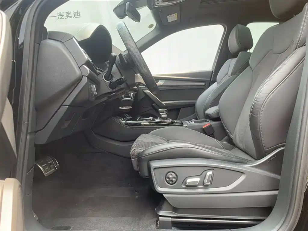 AUDI Q5L SPORTBACK