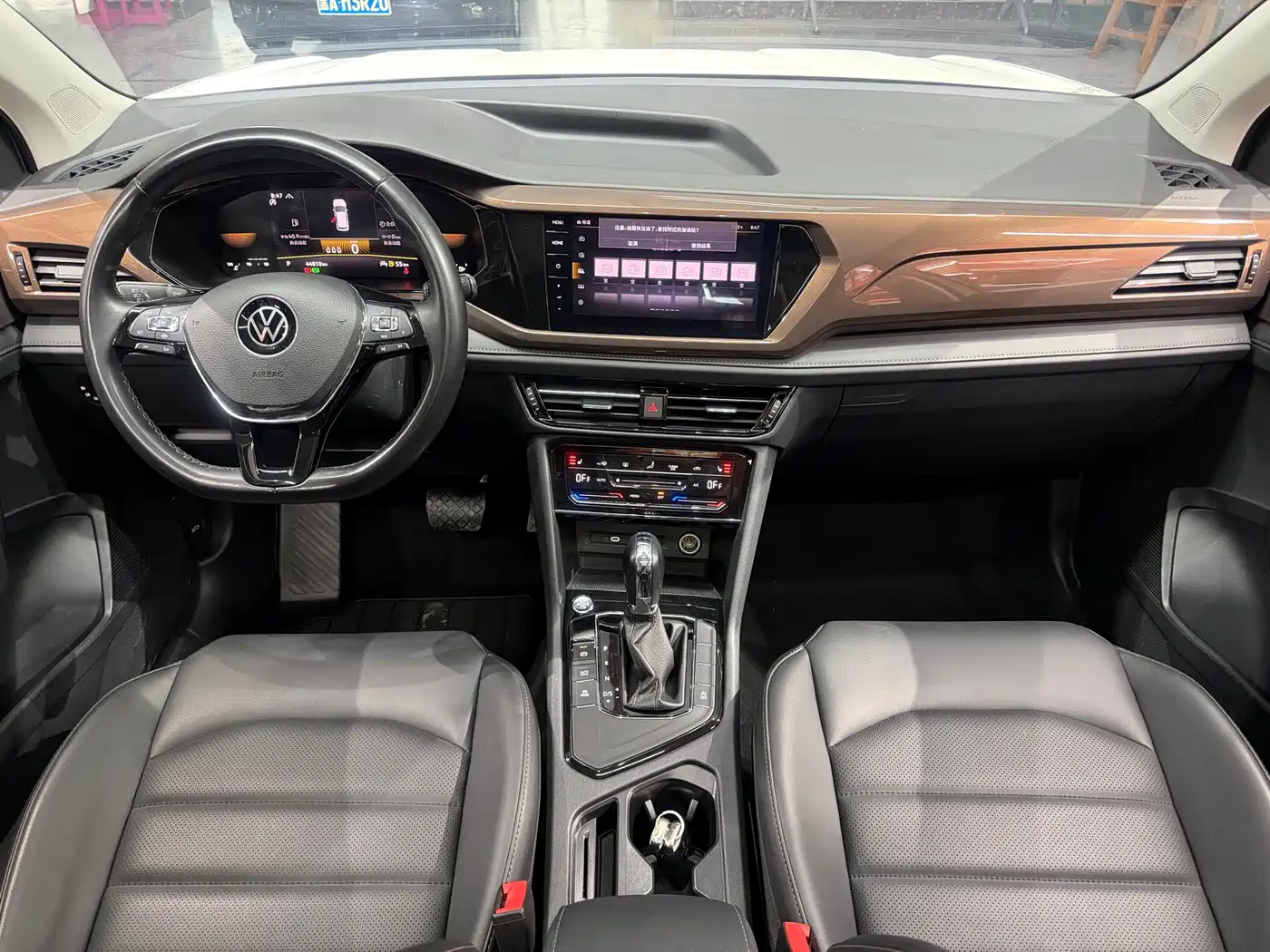 Volkswagen Tharu 2022 280TSI FWD Luxury Edition фото 6