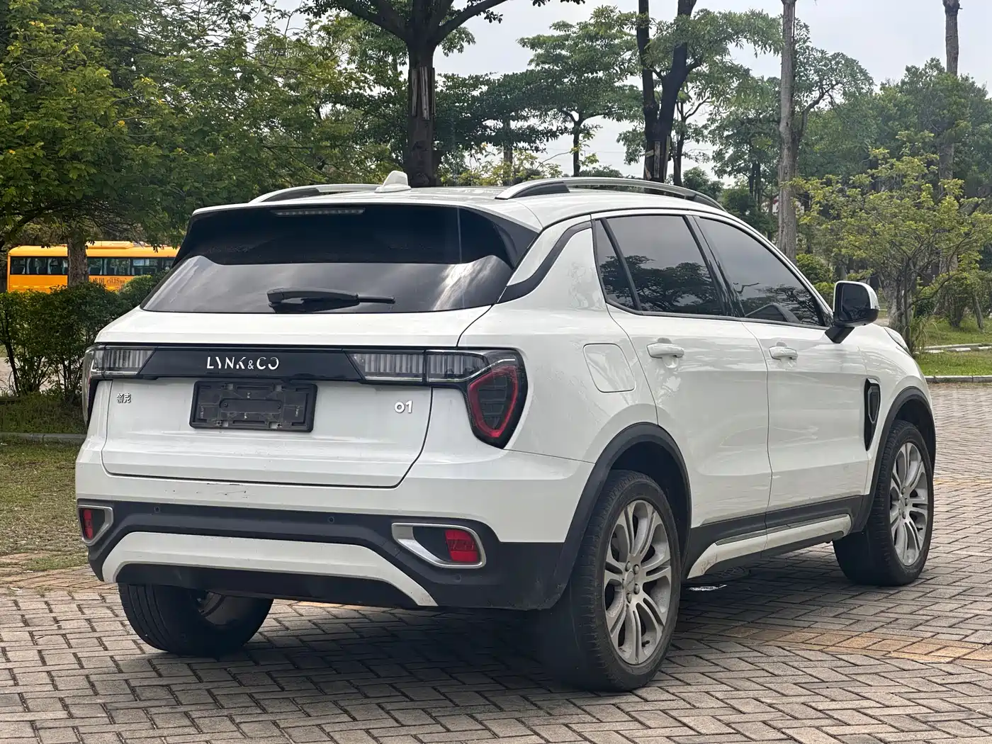 Lynk & Co 01 2019 2.0T 2WD Pro Edition China V фото 11
