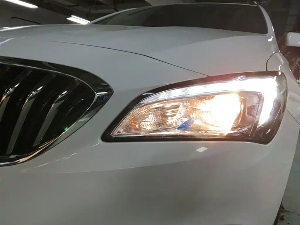 Buick Verano 2015 Sedan 20T Dual-clutch Leading фото 24