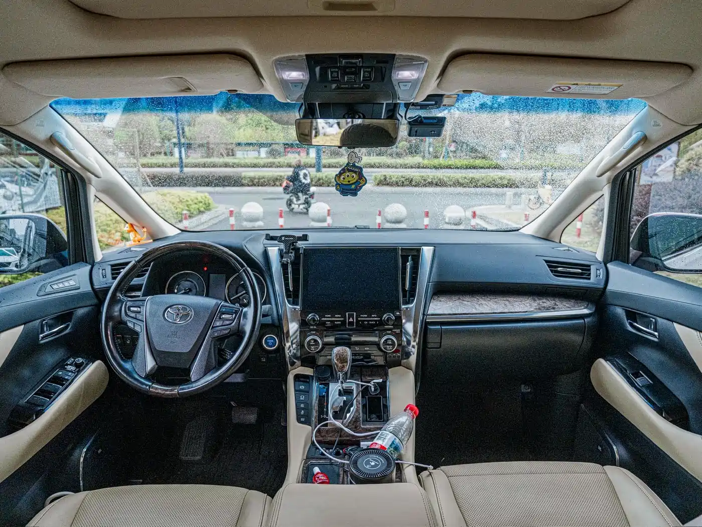 Toyota Vellfire 2021 Crown Hybrid 2.5L HV Premium Edition фото 16