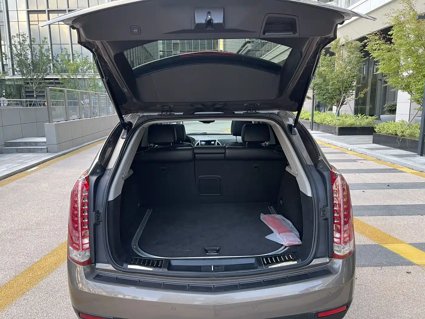 Фото 18 - Cadillac SRX