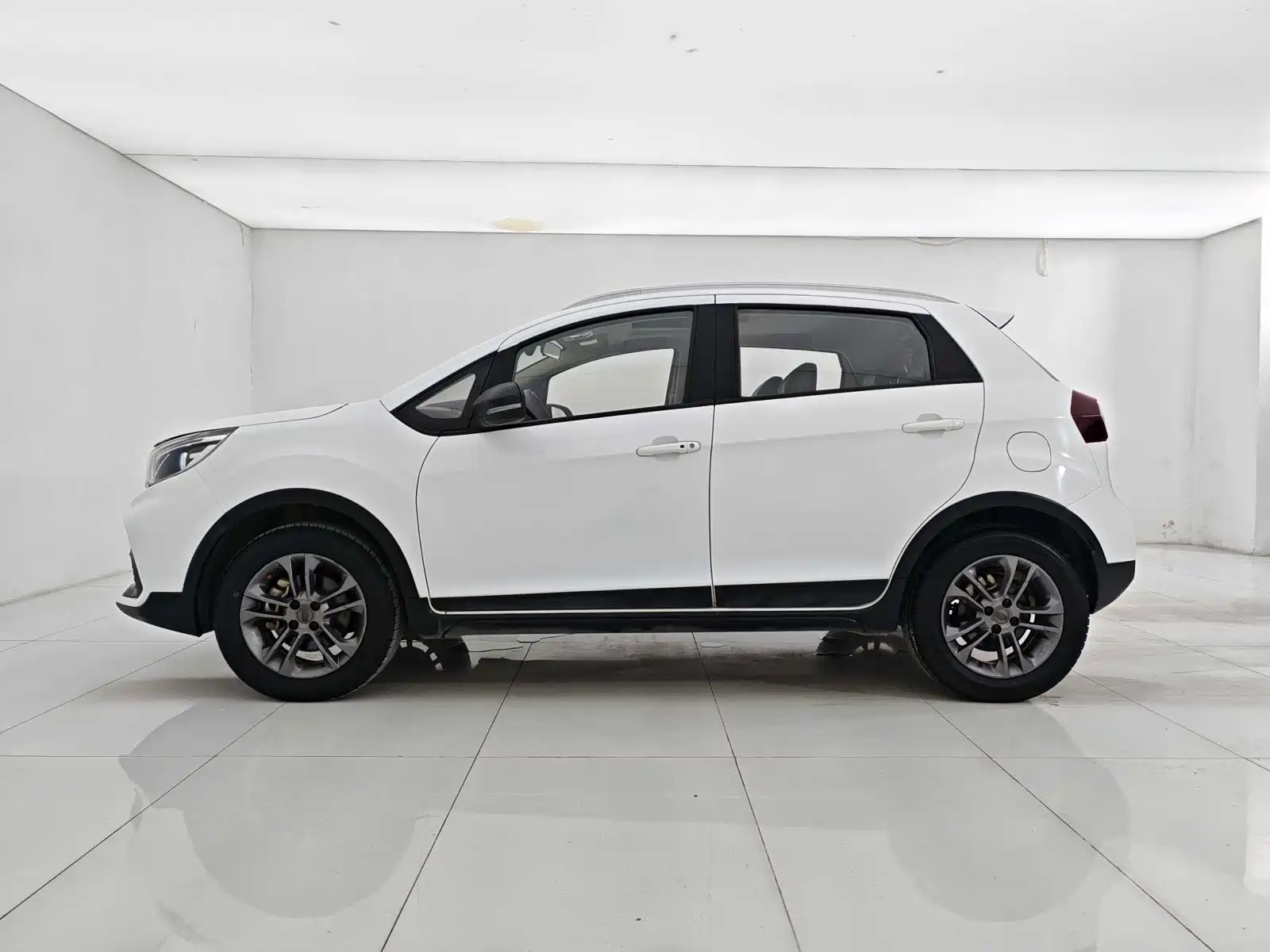 Фото 7 - Geely Vision X3