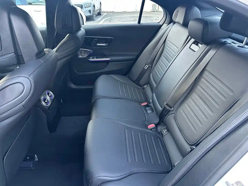Mercedes-Benz C-Class 2025 C 260 L Night Sport Edition фото 15