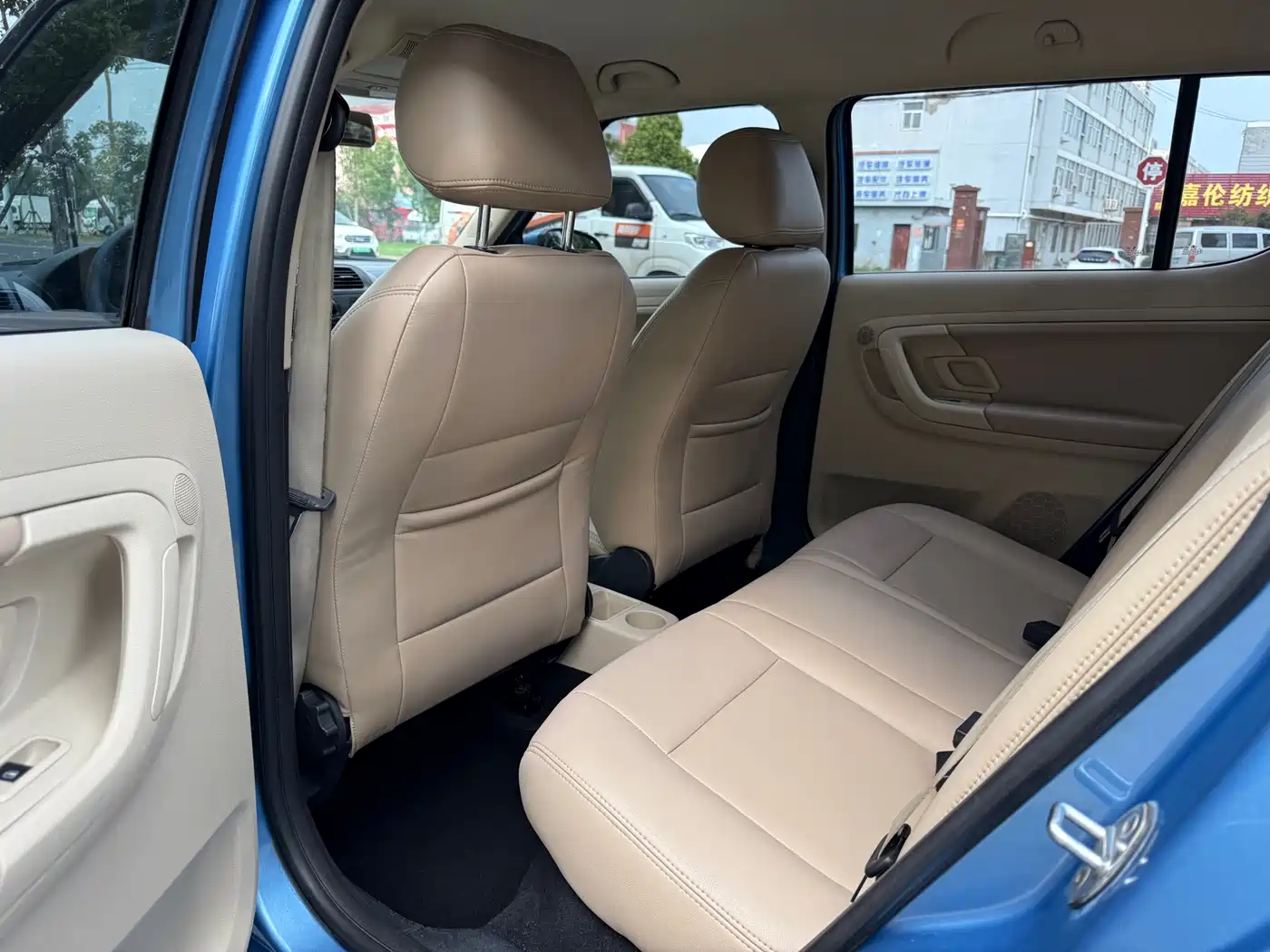Škoda Fabia 2014 1.4L Automatic Crystal Edition фото 9