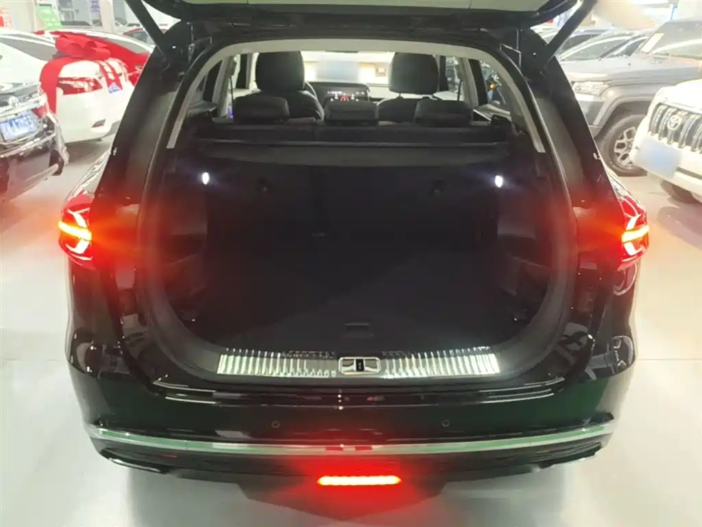 Hongqi HS5 2022 Facelift 2.0T Smart Flag Enjoyment Edition фото 19
