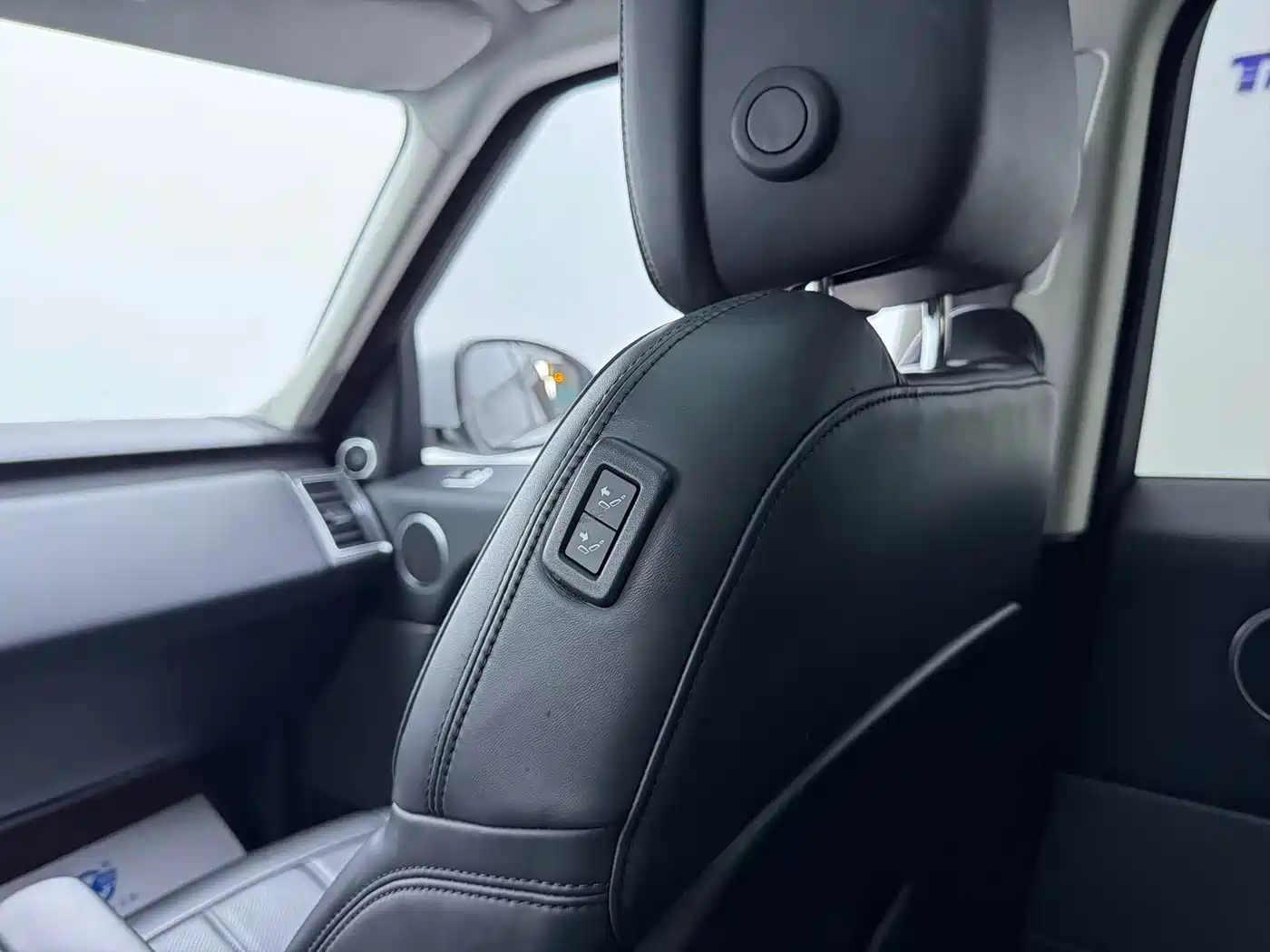 Land Rover Range Rover Sport 2020 3.0 L6 SE фото 5