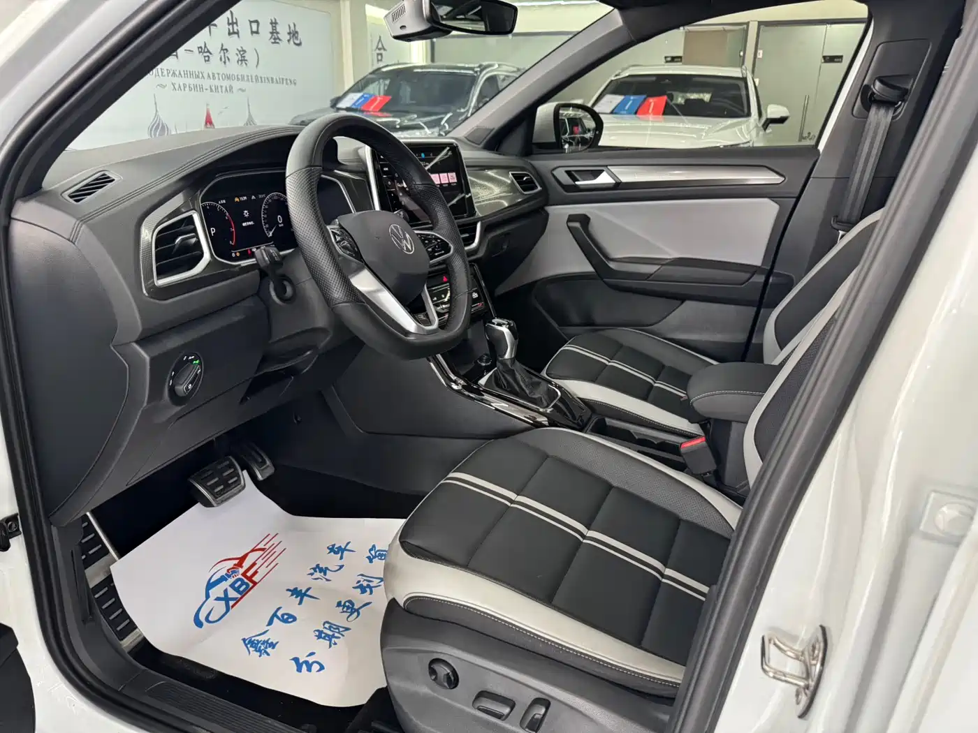 Volkswagen T-ROC 2024 300TSI DSG 2WD Morning Light Edition фото 4